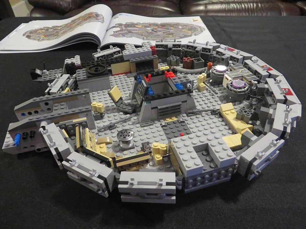 Lego-Millennium-Falcon-07-KT