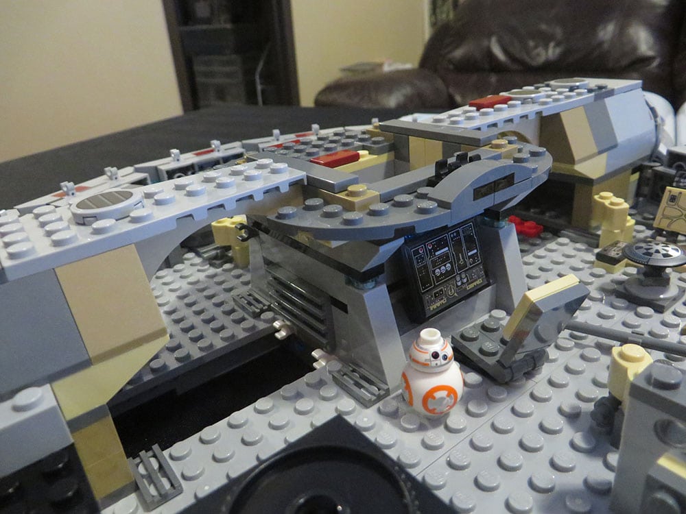 Lego-Millennium-Falcon-09-KT